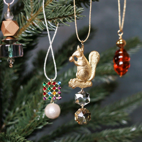 【misen2014 さま】ornament ❀ 木の実を持った リスさん a misen2014 さま】ornament ❀ 木の実を持った リスさん a * vintage