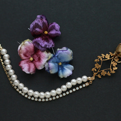 棉質珍珠、鈴蘭和水鑽手鍊 第3張的照片
