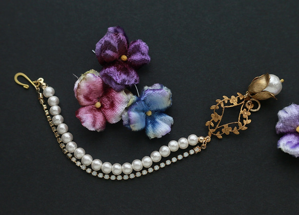 棉質珍珠、鈴蘭和水鑽手鍊 第3張的照片
