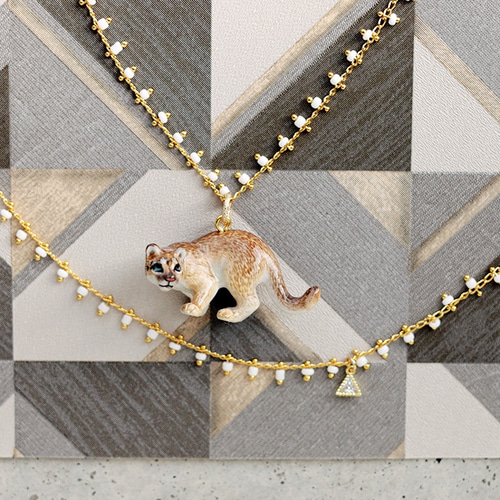 ピューマのホワイト・ネックレス＆ブレスレット ネックレス