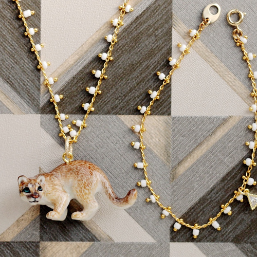 ピューマのホワイト・ネックレス＆ブレスレット ネックレス