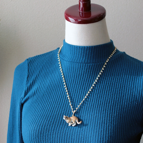 ピューマのホワイト・ネックレス＆ブレスレット ネックレス