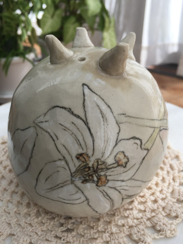 アールヌーヴォー調花の丸い植木鉢！No.R2079 8枚目の画像