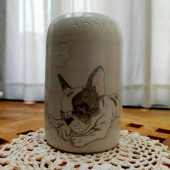 Ｒ03081フレンチブルドック陶器花瓶(中) 2枚目の画像