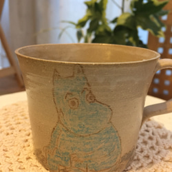 手作り陶器　マグカップ(中)イラストカバそれぞれ2個セット 2枚目の画像