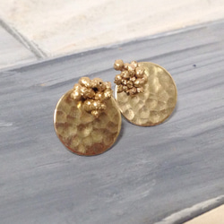 滿天星造型和黃銅製圓盤耳針（夾式耳環） 第2張的照片