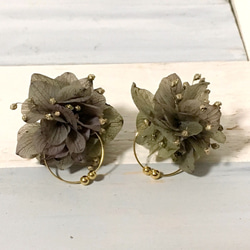 繡球花×滿天星造型夾式耳環（耳針） 第2張的照片