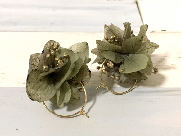 繡球花×滿天星造型夾式耳環（耳針） 第3張的照片