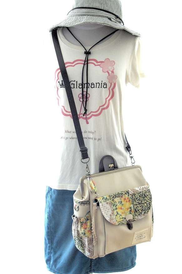 3WAY緊湊型背包，左側拉鍊和後袋，乳白色x含羞草補丁 第4張的照片