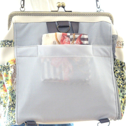 3WAY緊湊型背包，左側拉鍊和後袋，乳白色x含羞草補丁 第9張的照片