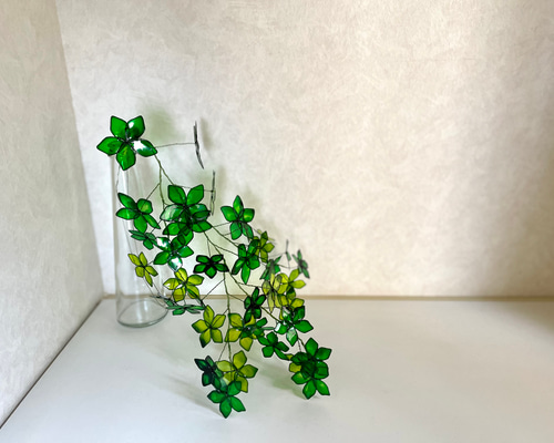 アンティークグリーン紫陽花　ワイヤークラフト　ディップアート　壁飾り　インテリア 涼しげな水色の紫陽花のディップフラワーを作りました