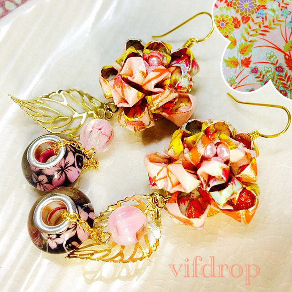友禅紙 【桃色 草花柄】重ねつまみ花と花柄トンボ玉の和ピアス 