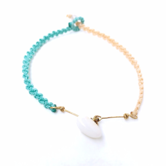 Beautiful Spring handmade gemstone bracelet｜White Onyx 2枚目の画像