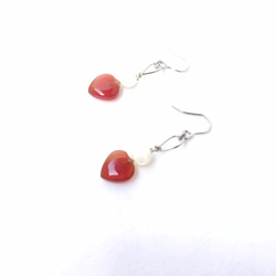 Romantic handmade drop earrings｜Red Onyx｜Pearl shell 3枚目の画像