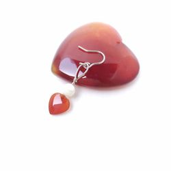 Romantic handmade drop earrings｜Red Onyx｜Pearl shell 4枚目の画像