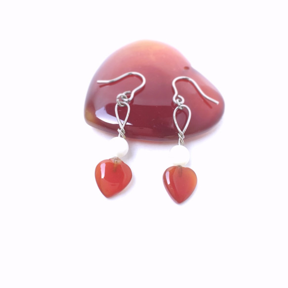 Romantic handmade drop earrings｜Red Onyx｜Pearl shell 5枚目の画像