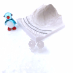 First Snow white gemstone simple stud earrings｜Onyx /Agate 3枚目の画像