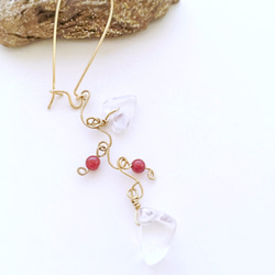 Romantic golden Xmas long drop earring｜Gemstone｜Crystal｜Onyx 2枚目の画像