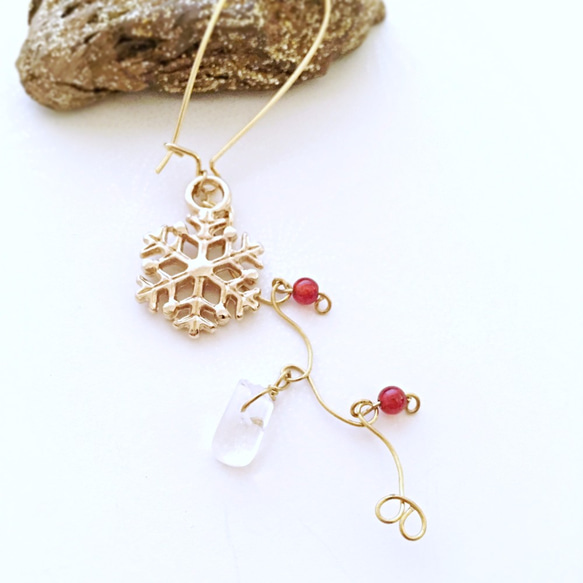 Romantic golden Xmas long drop earring｜Gemstone｜Crystal｜Onyx 3枚目の画像