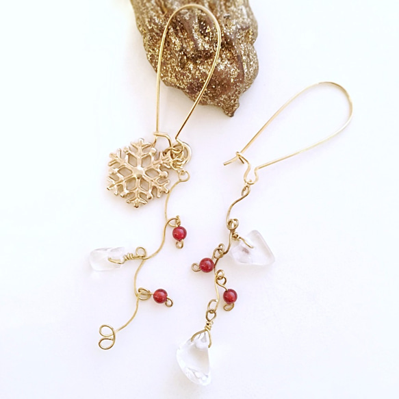 Romantic golden Xmas long drop earring｜Gemstone｜Crystal｜Onyx 5枚目の画像