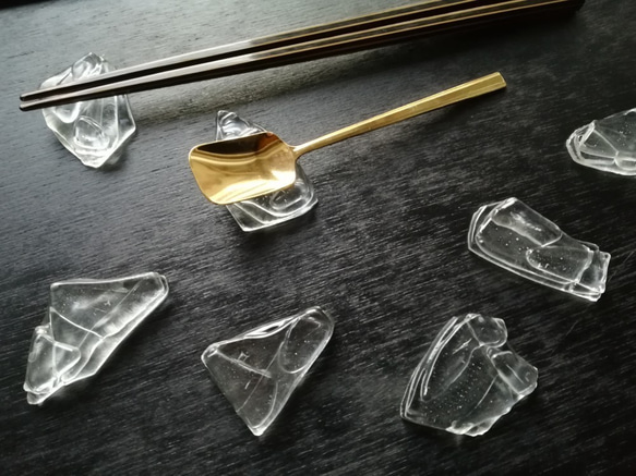 石畳～透明 (ミニ)３個セット　ガラスの箸置き 4枚目の画像