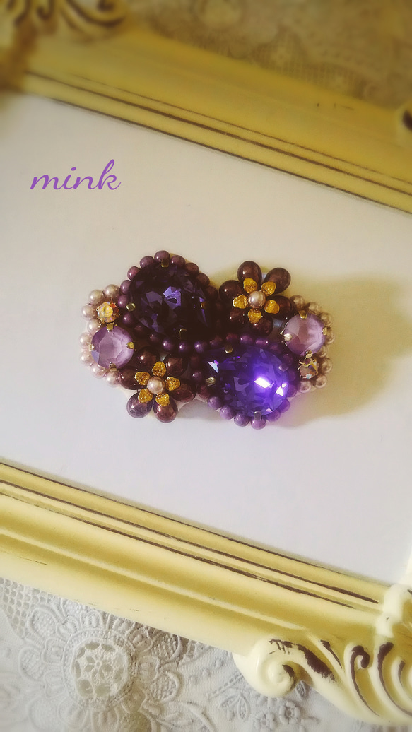 ビーズ刺繍✤きらきらブローチ✦紫 《送料無料》 ブローチ mink