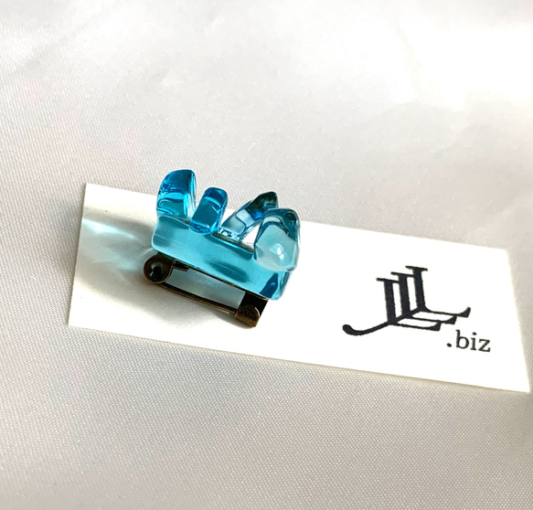 《リゾートサーフ》ガラスのミニブローチ 4枚目の画像