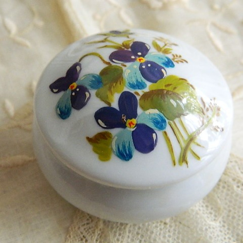 フランスリモージュ＊可憐なスミレのポーセリン／磁器製のトリンケット