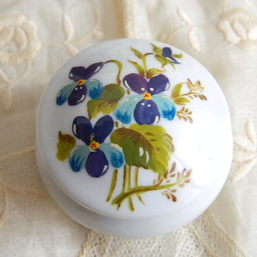 フランスリモージュ＊可憐なスミレのポーセリン／磁器製のトリンケット