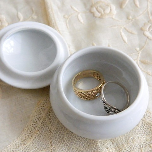 フランスリモージュ＊可憐なスミレのポーセリン／磁器製のトリンケット