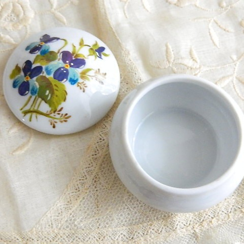 フランスリモージュ＊可憐なスミレのポーセリン／磁器製のトリンケット