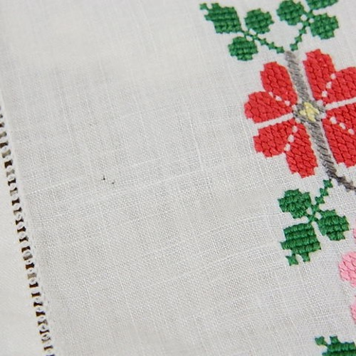 花柄刺繍 ハンガリー刺繍 テーブルセンター ハンガリー刺繍のテーブルクロス | Fussel