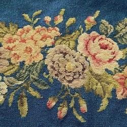 アンティークニードルポイント 鴨と蓮と蒲の穂の水辺 プチポワン手刺繍リネンクロス アンティークニードルポイント 鴨と蓮と蒲の穂の水辺 プチポワン