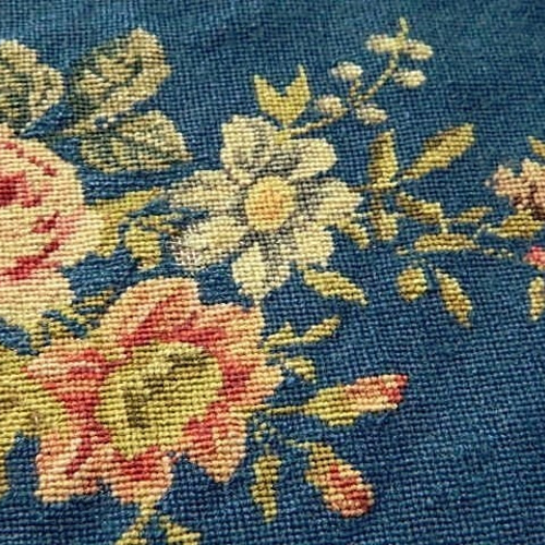 ヴィンテージのニードルポイントパネル 刺繍布 手刺繍 プチポワン 薔薇