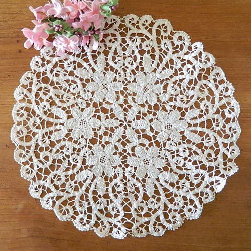 アンティークドイリー　ボビンレース　ラウンドハンドメイド　直径56cm アンティークドイリー ボビンレース ラウンドハンドメイド 直径56cm