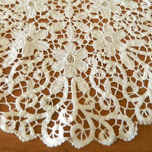 フランスヴィンテージのボビンレースドイリー リメイク素材 レース