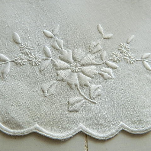 白糸手刺繍 リネン オーバル ドイリー