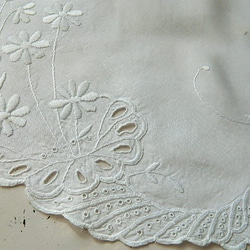 ＊デイジーの白糸手刺繡ヴィンテージリネンドイリー 4枚目の画像