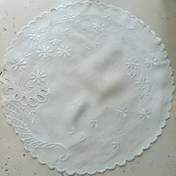 ＊デイジーの白糸手刺繡ヴィンテージリネンドイリー 6枚目の画像