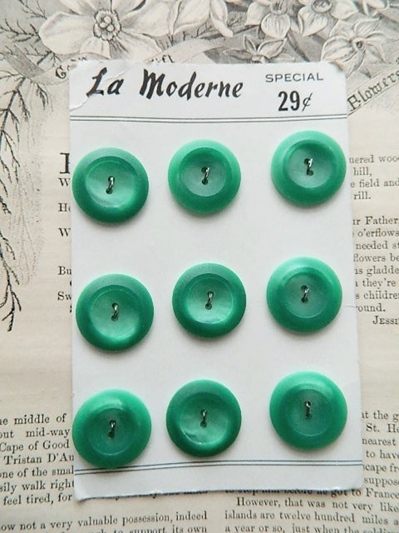 ♡La Moderne　グリーンのヴィンテージボタン2個 1枚目の画像