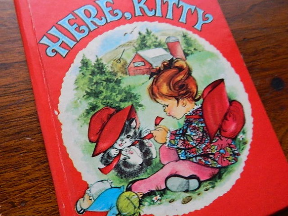 HERE, KITTY 洋書　絵本 1966年出版 1枚目の画像
