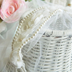 ♪ 可憐な白い布花とパールのウェディングベール　ヘッドドレス　チュールレース　ウェディングドレス　ヴィンテージ　 3枚目の画像