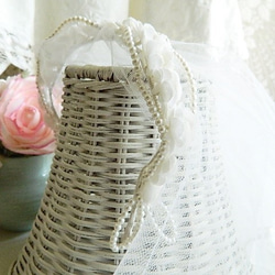 ♪ 可憐な白い布花とパールのウェディングベール　ヘッドドレス　チュールレース　ウェディングドレス　ヴィンテージ　 5枚目の画像