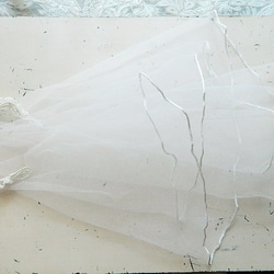 ♪ 可憐な白い布花とパールのウェディングベール　ヘッドドレス　チュールレース　ウェディングドレス　ヴィンテージ　 6枚目の画像