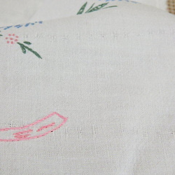 ＊ブルーデイジーブーケ／花束とピンクのリボンの手刺繍　ヴィンテージオーバルテーブルランナー　テーブルセンター　ドイリー　 5枚目の画像