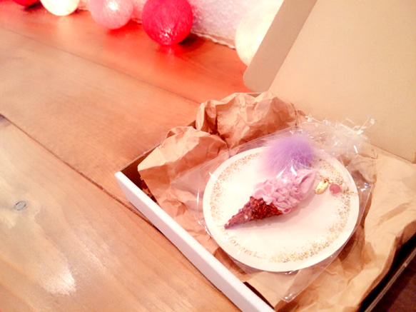 プニプニ☆ジェラート型バッグチャーム(タイプC)
薄紫クリームにライトパープルのミンクファーのセット 5枚目の画像