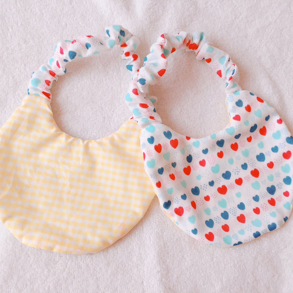 リバーシブルくしゅくしゅスタイ〜ミニシュシュ付き〜 スタイ