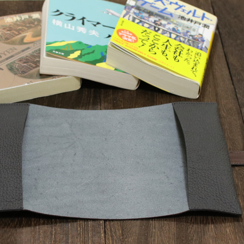 【全商品オープニング価格 特別価格】 ☆ぶん様御依頼分☆シュランケンカーフ・黒桟革 ブックカバー 絵本・児童書