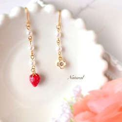 草莓、珍珠和花朵耳環 第4張的照片