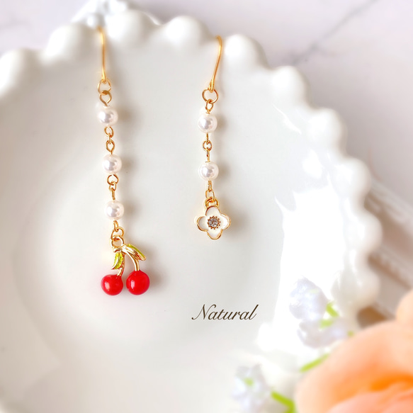 櫻桃、珍珠和花朵耳環 第4張的照片